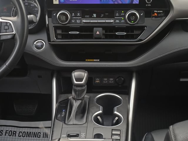 Used 2023 Toyota Highlander XLE FWD image 20