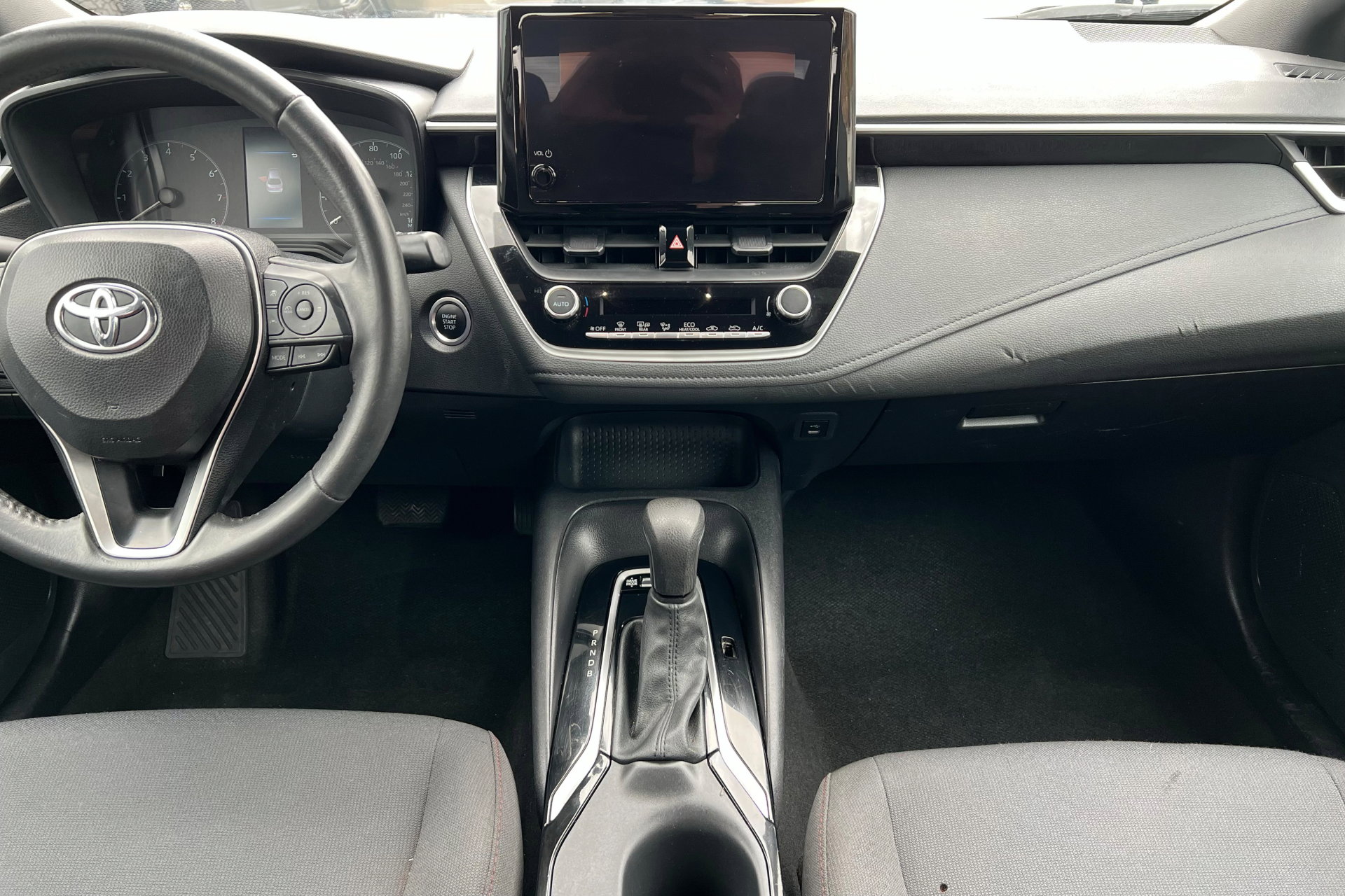 Used 2024 Toyota Corolla SE image 13