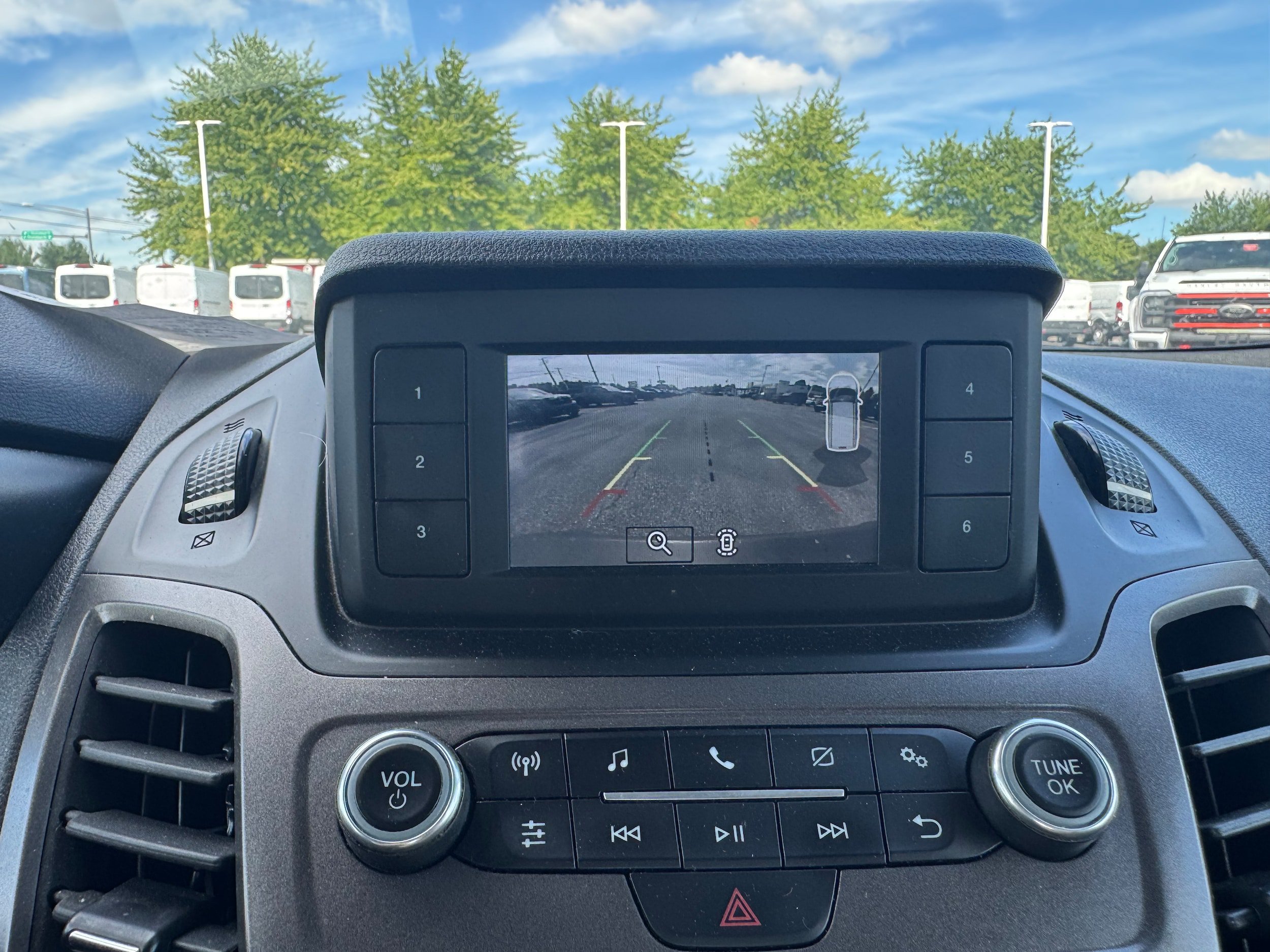 Used 2022 Ford Transit Connect XL FWD image 17