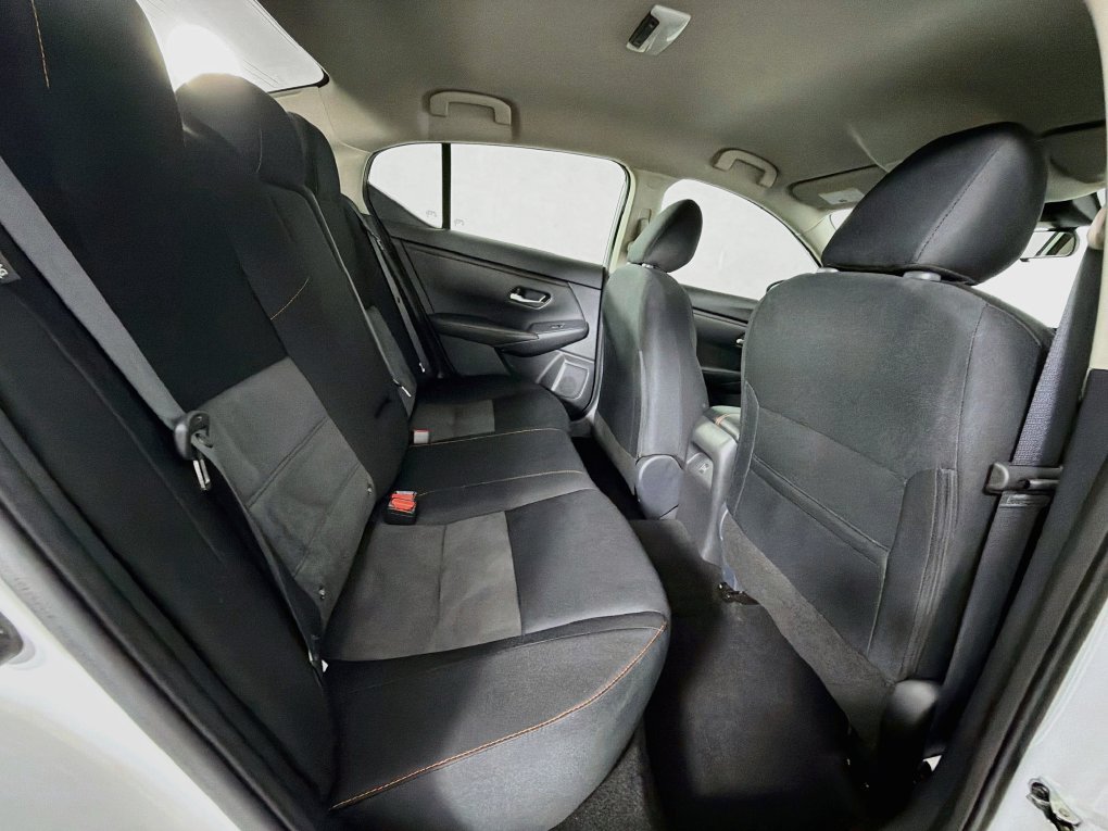 Used 2024 Nissan Sentra SR FWD image 28