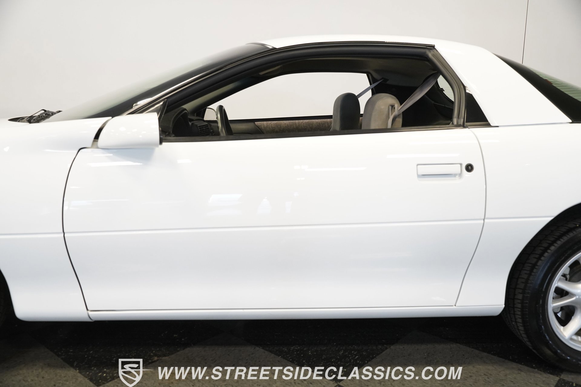 Used 2001 Chevrolet Camaro Z28 w/ Preferred Equipment Group image 15