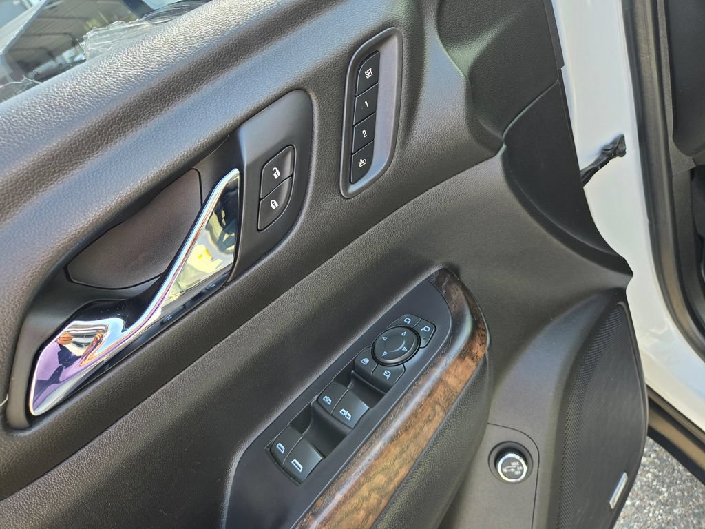 Used 2020 GMC Acadia Denali w/ Technology Package FWD image 28
