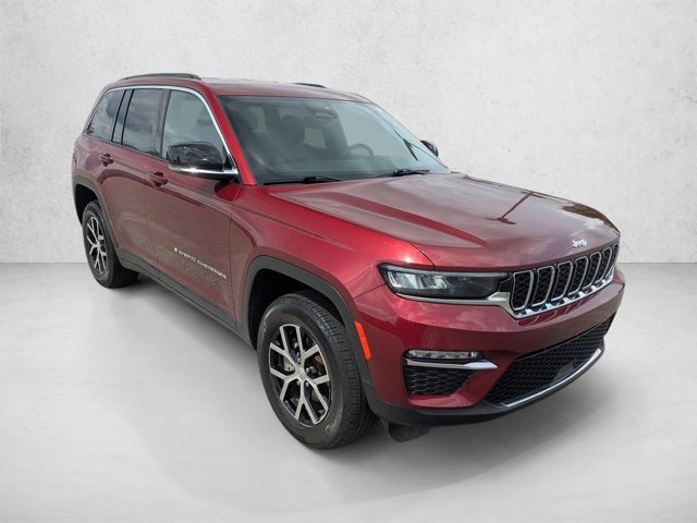 Used 2024 Jeep Grand Cherokee Limited AWD/4WD image 3