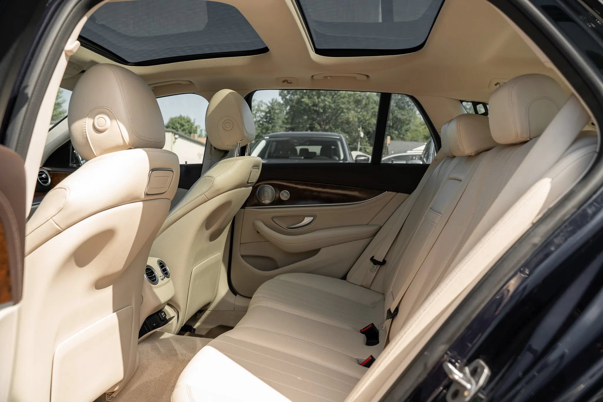 Used 2019 Mercedes-Benz E 450 4MATIC Wagon image 8