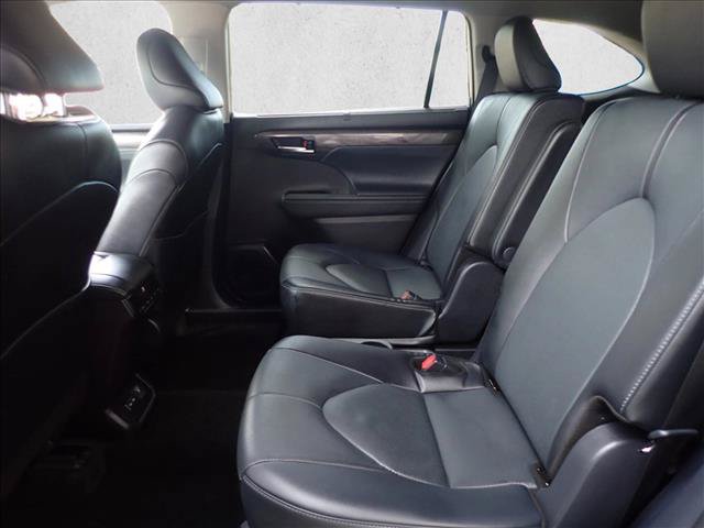 Certified 2026 Toyota Highlander Limited AWD/4WD image 10