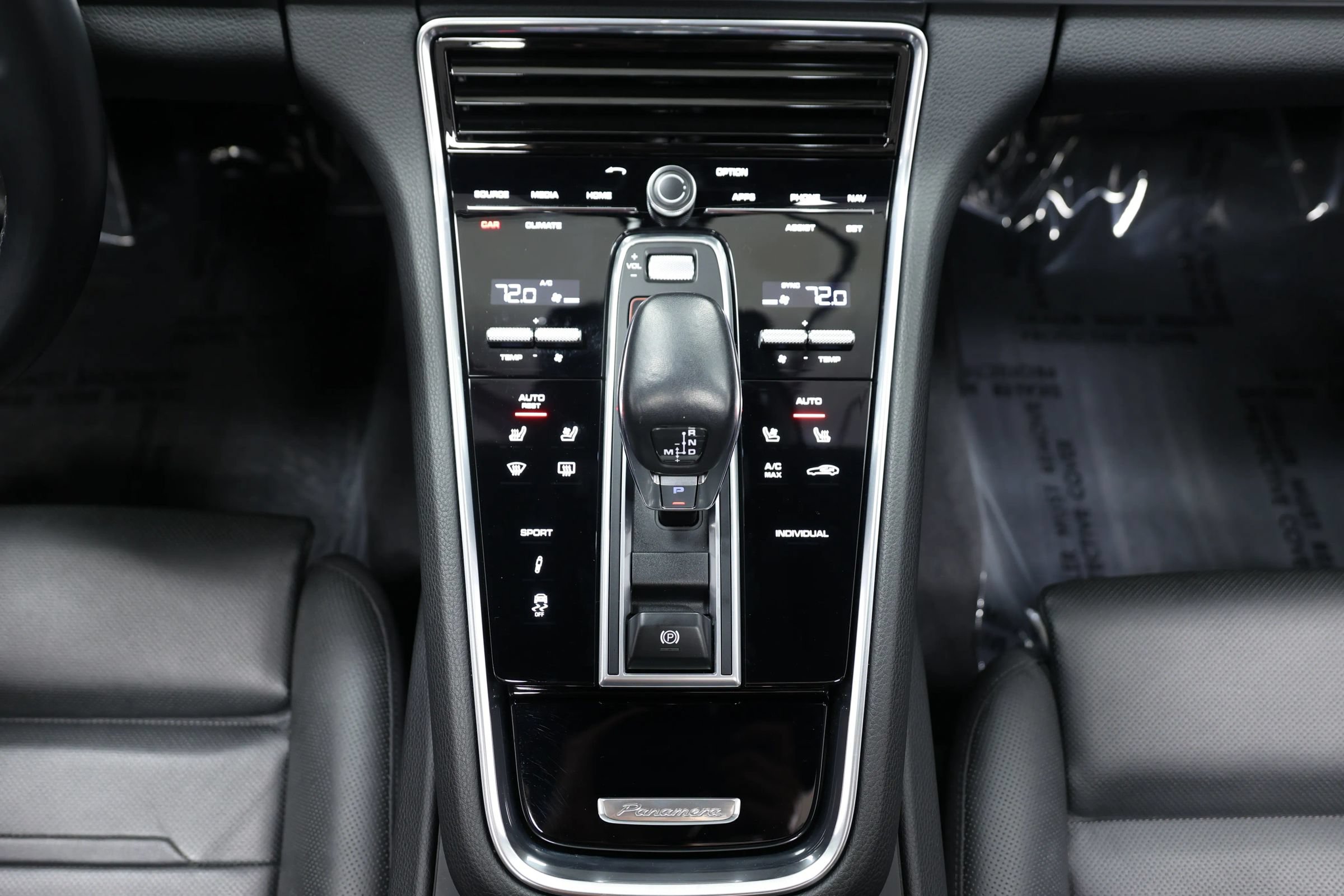 Used 2020 Porsche Panamera AWD/4WD image 45