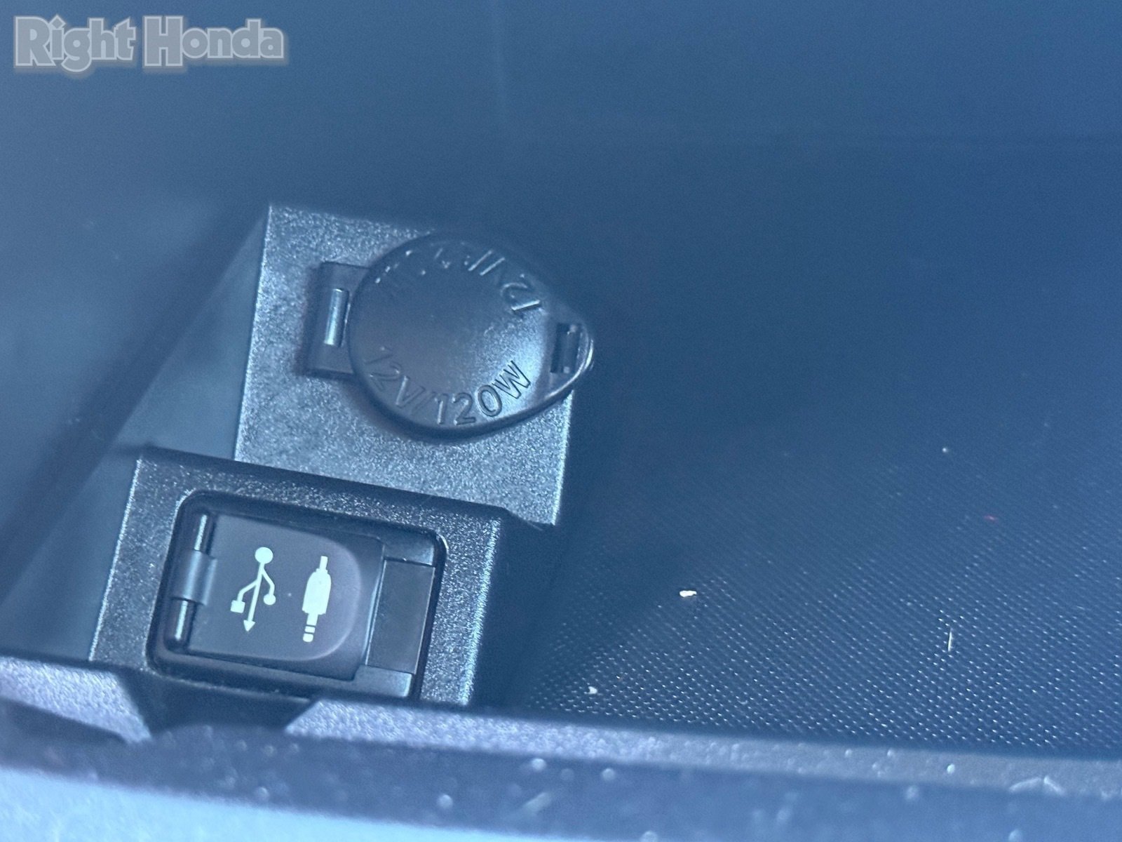 Used 2016 Toyota Camry SE image 23