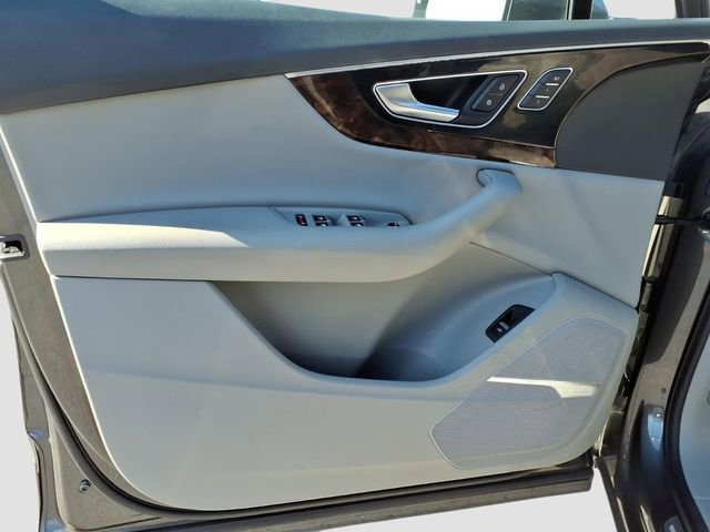 Used 2018 Audi Q7 3.0T Premium Plus w/ Premium Plus Package image 24