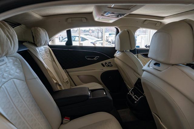 New 2025 Bentley Flying Spur Plug-In Hybrid image 65