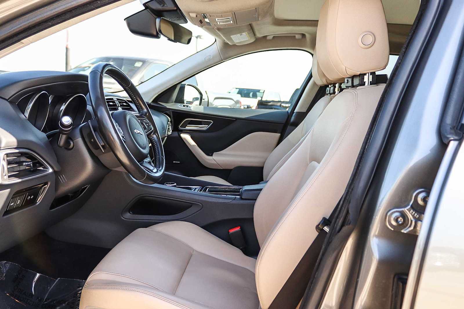 Used 2020 Jaguar F-PACE Premium AWD/4WD image 23