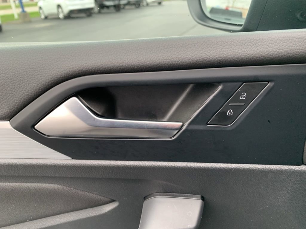 Used 2025 Volkswagen Jetta Sport image 19