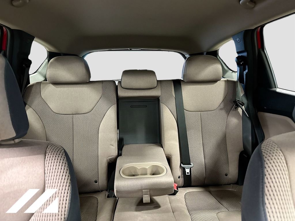 Used 2020 Hyundai Santa Fe SE image 29