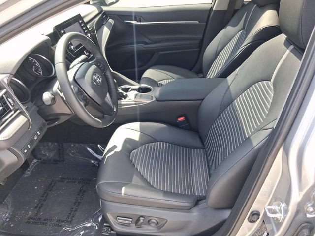 Used 2024 Toyota Camry SE w/ Convenience Package FWD image 11