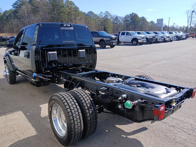 New 2026 RAM 4500 4x4 Crew Cab DRW w/ Laramie Trim Package image 5