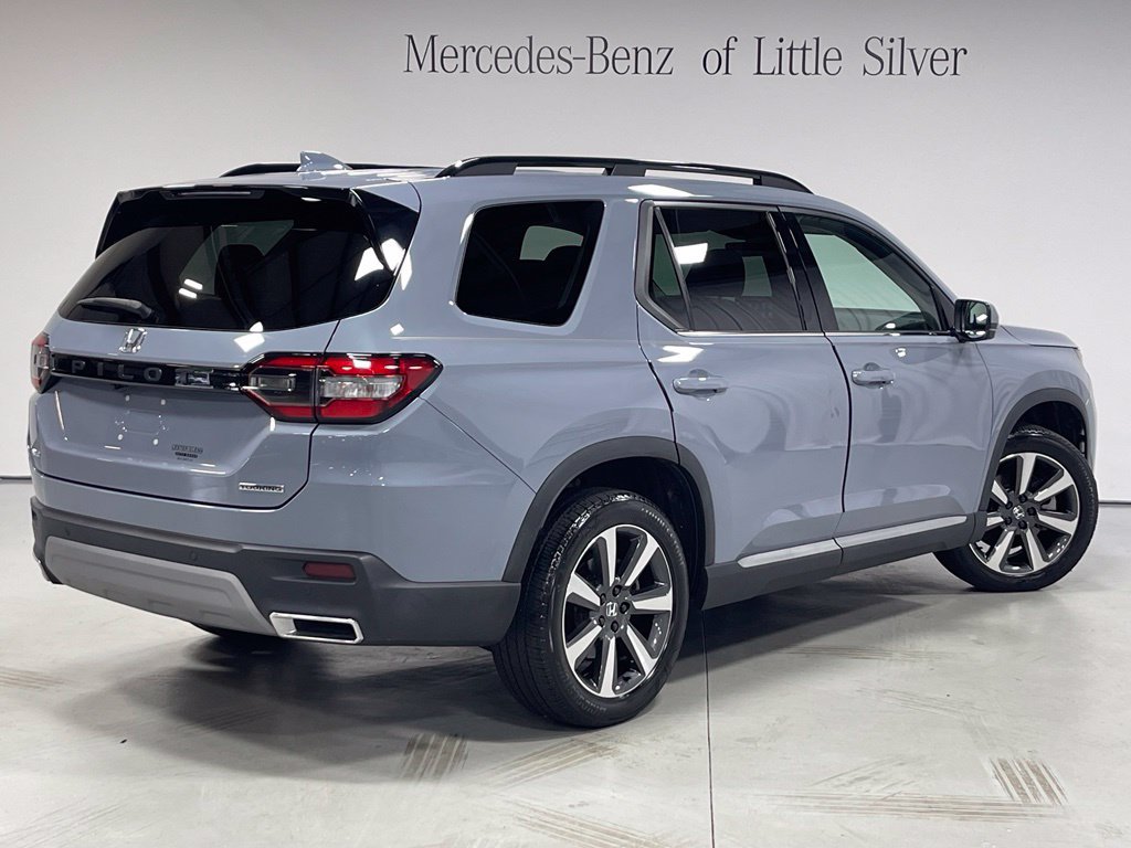 Used 2025 Honda Pilot Touring image 6
