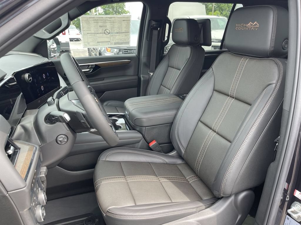 New 2026 Chevrolet Suburban High Country AWD/4WD image 11