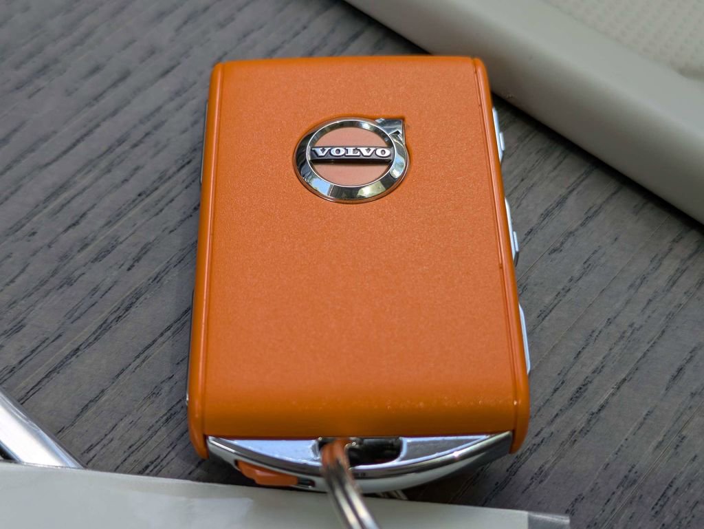 Used 2023 Volvo XC90 B6 Ultimate w/ Protection Package Premier AWD/4WD image 44