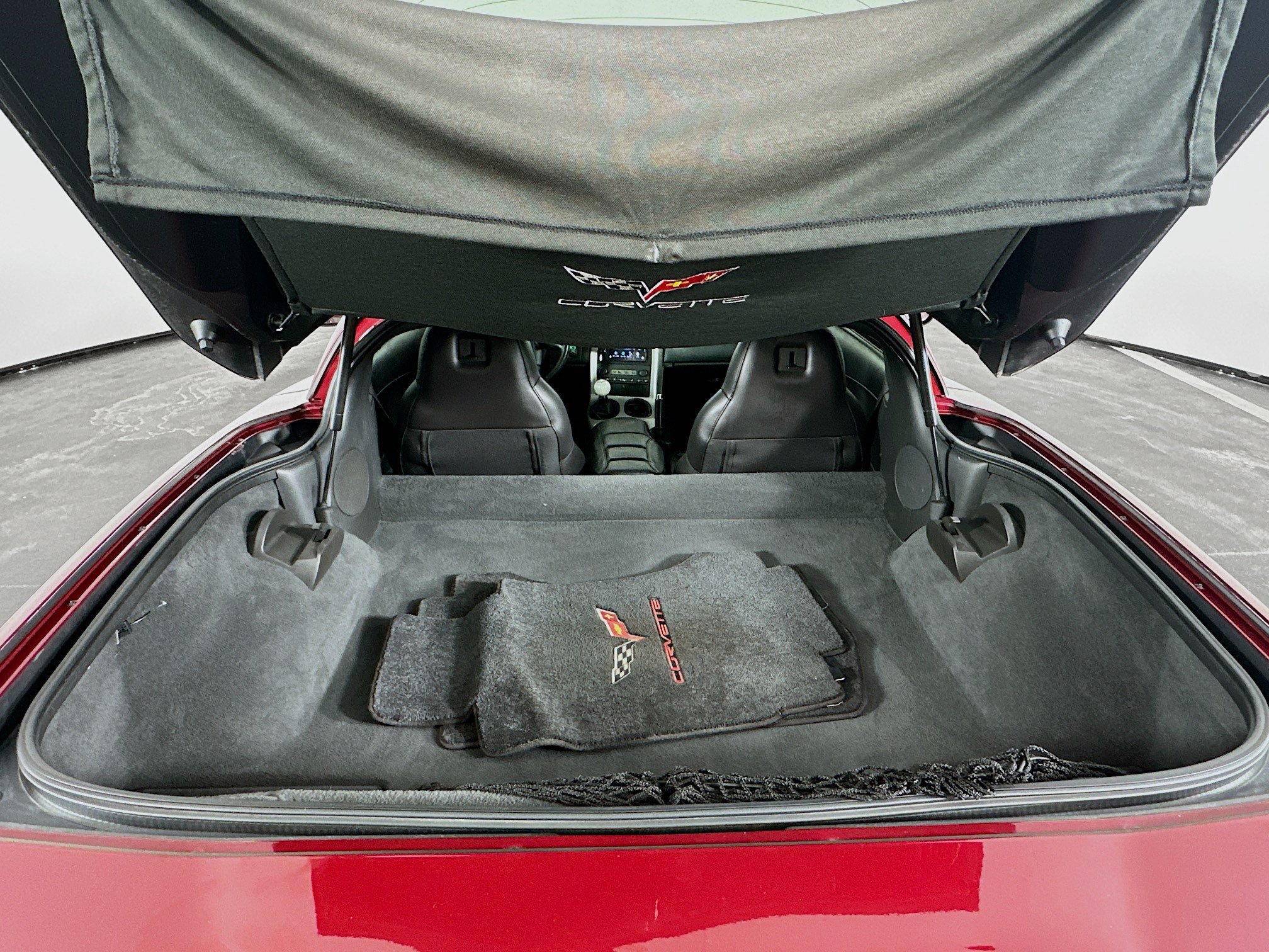Used 2005 Chevrolet Corvette Coupe w/ Preferred Equipment Group RWD image 24
