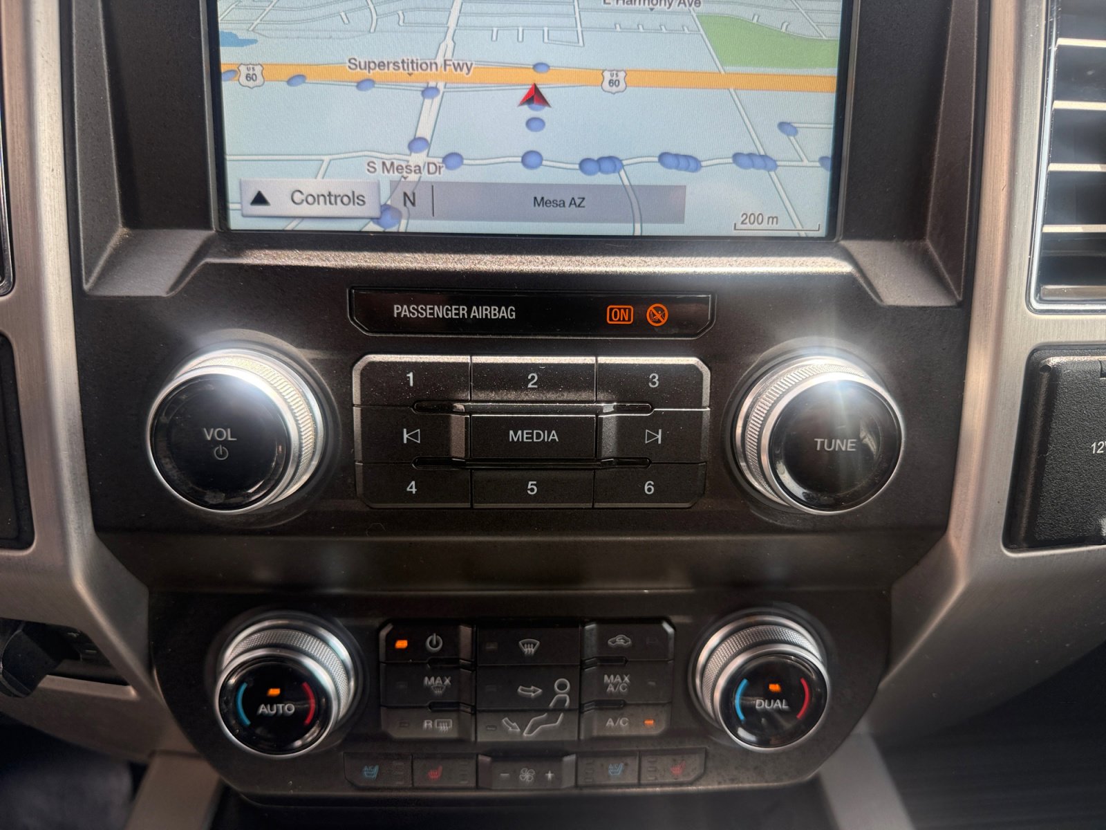 Used 2019 Ford F350 Platinum w/ Platinum Ultimate Package image 25