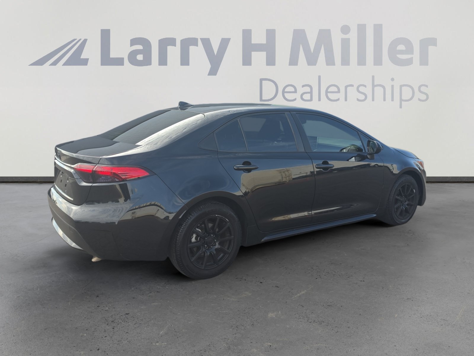 Used 2020 Toyota Corolla LE FWD image 5
