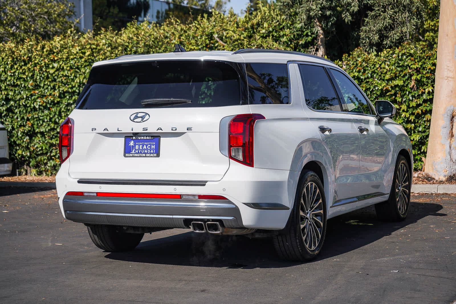 Used 2023 Hyundai Palisade Calligraphy w/ Cargo Package FWD image 6