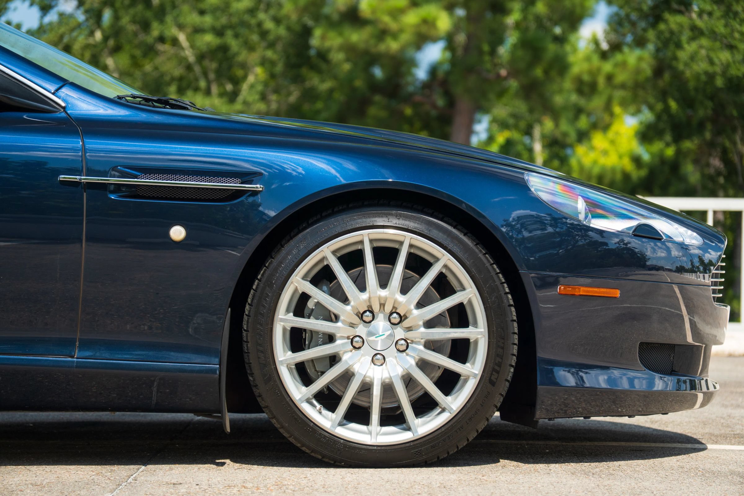 Used 2006 Aston Martin DB9 Volante RWD image 16