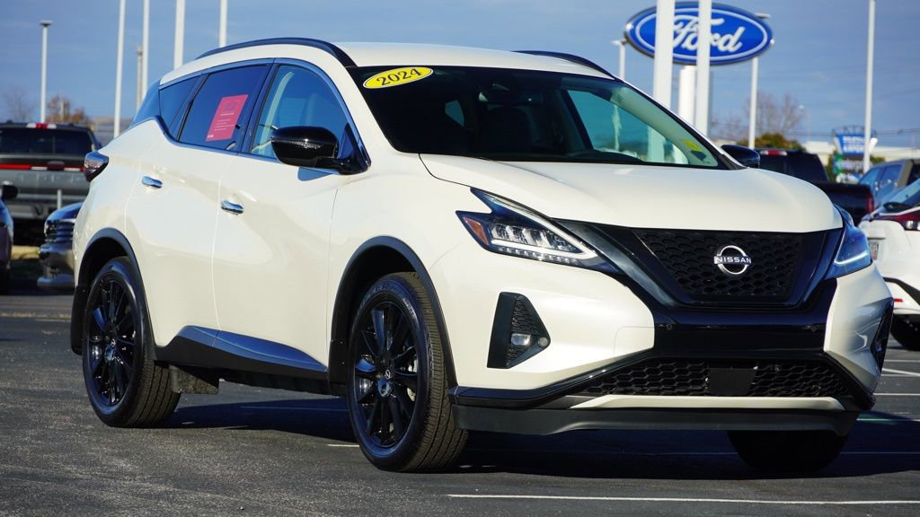 Used 2024 Nissan Murano SV w/ SV Midnight Edition Package image 2