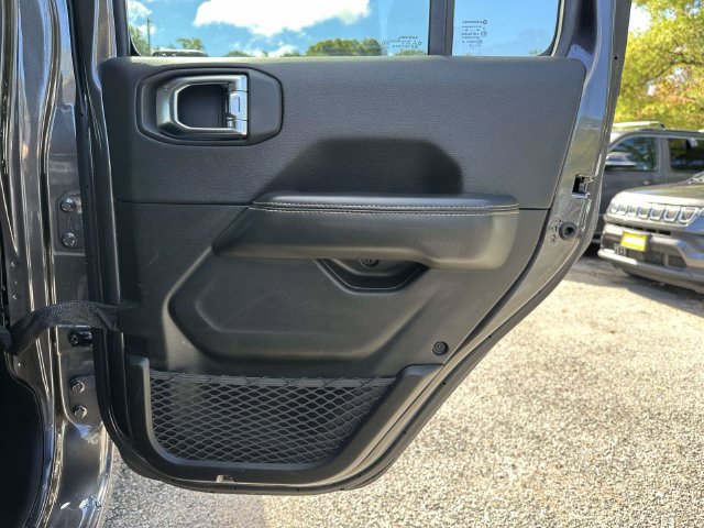 Certified 2025 Jeep Wrangler Unlimited Sahara AWD/4WD image 21