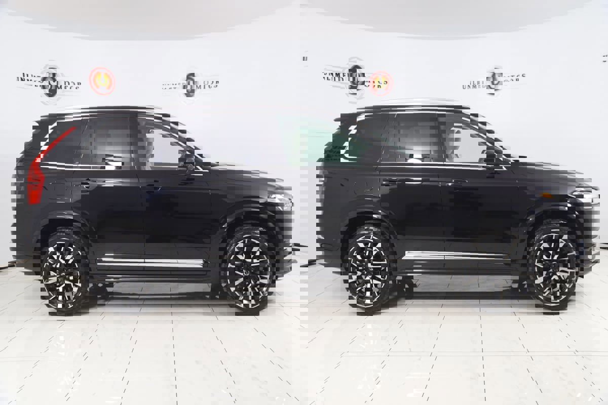 Used 2023 Volvo XC90 B6 Plus w/ Protection Package Premier image 2