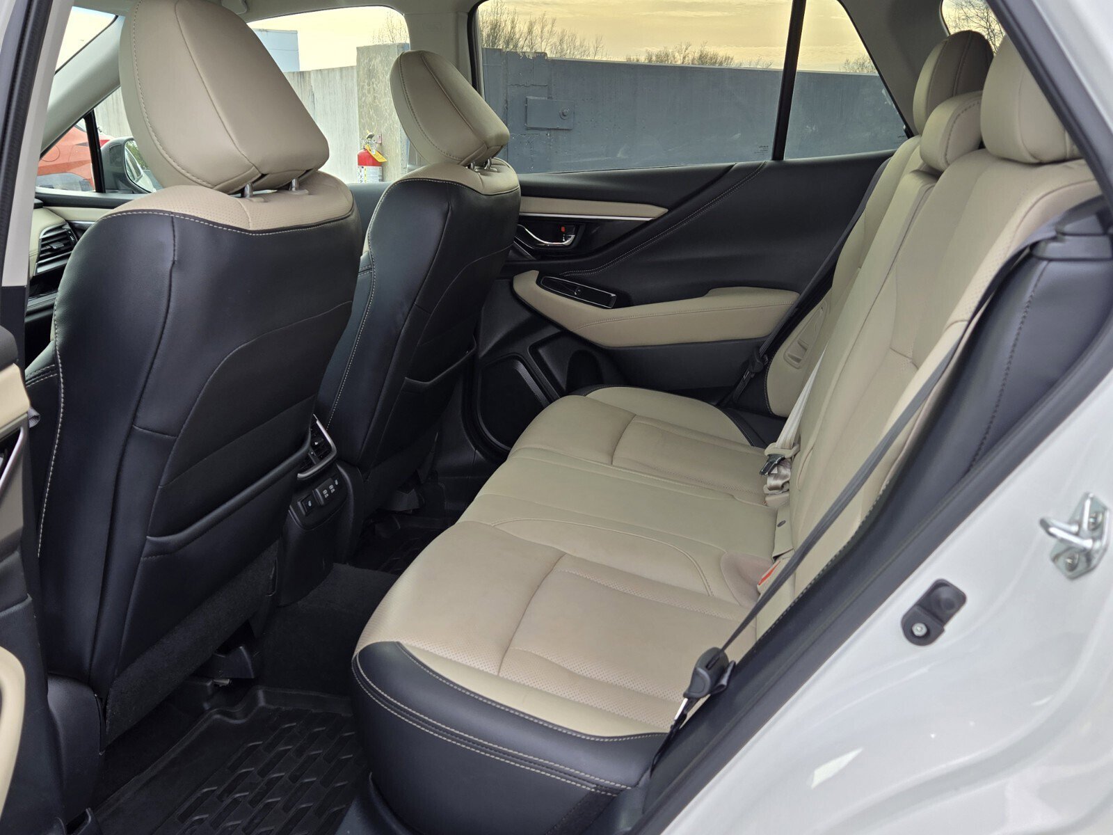 Used 2022 Subaru Outback Limited image 4