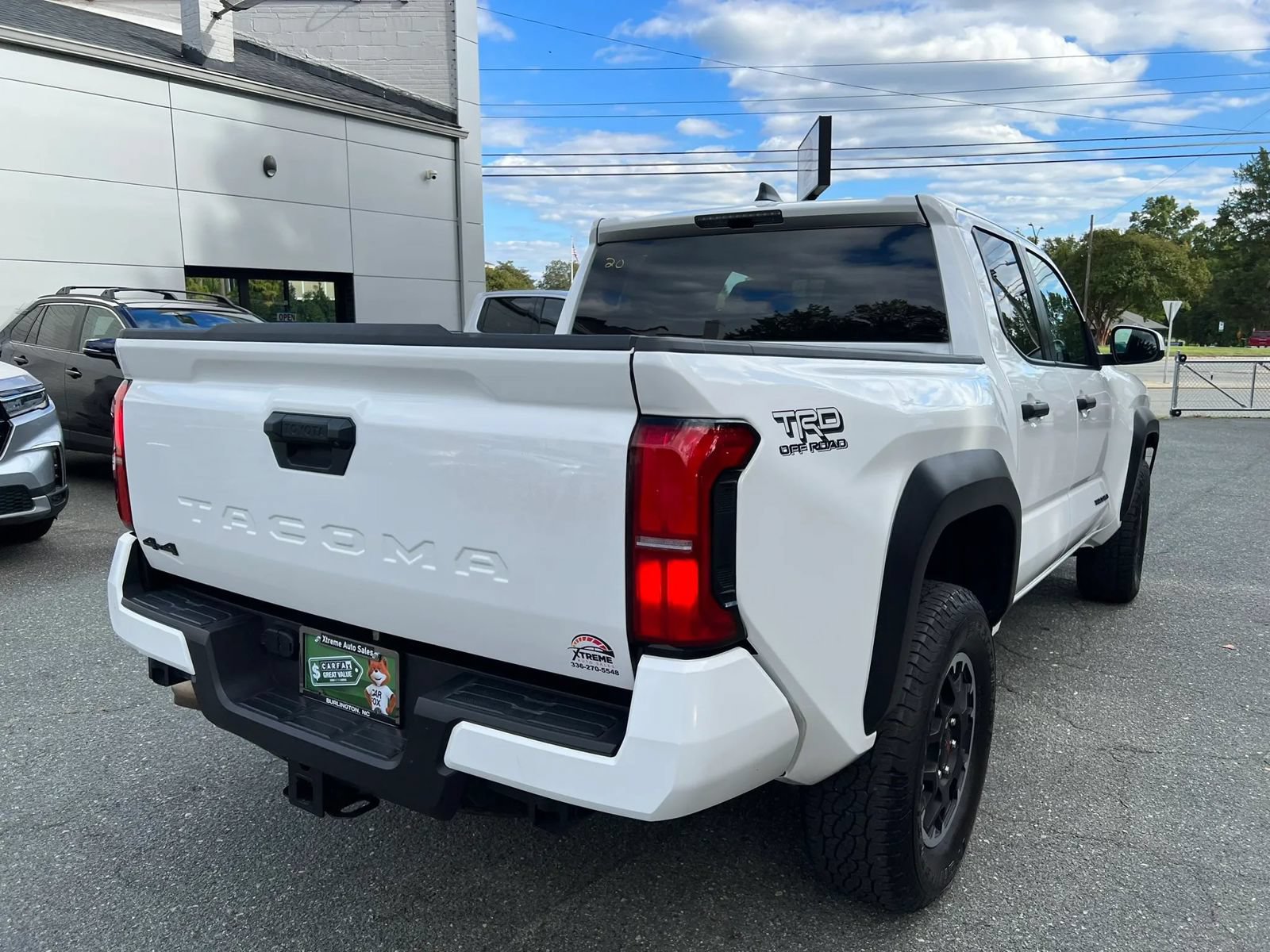Used 2025 Toyota Tacoma TRD Off-Road AWD/4WD image 4