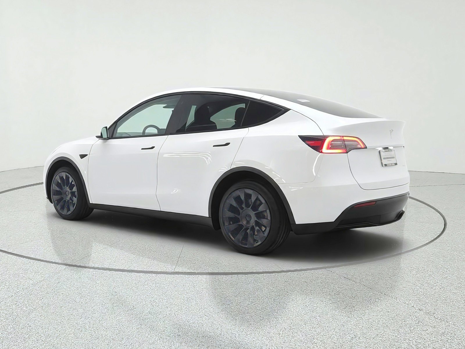 Used 2021 Tesla Model Y Long Range AWD/4WD image 7