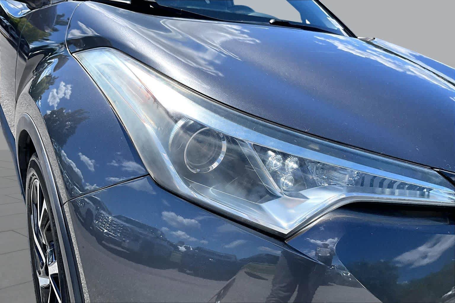 Used 2018 Toyota C-HR XLE FWD image 27