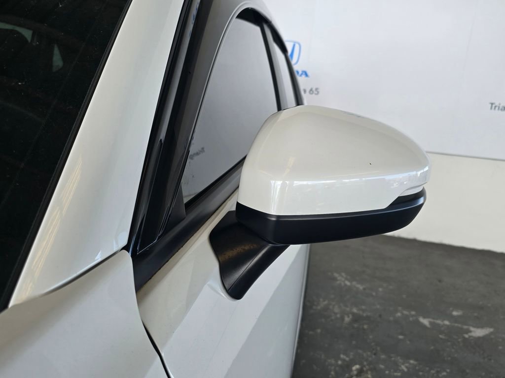 Used 2023 Honda HR-V LX image 16