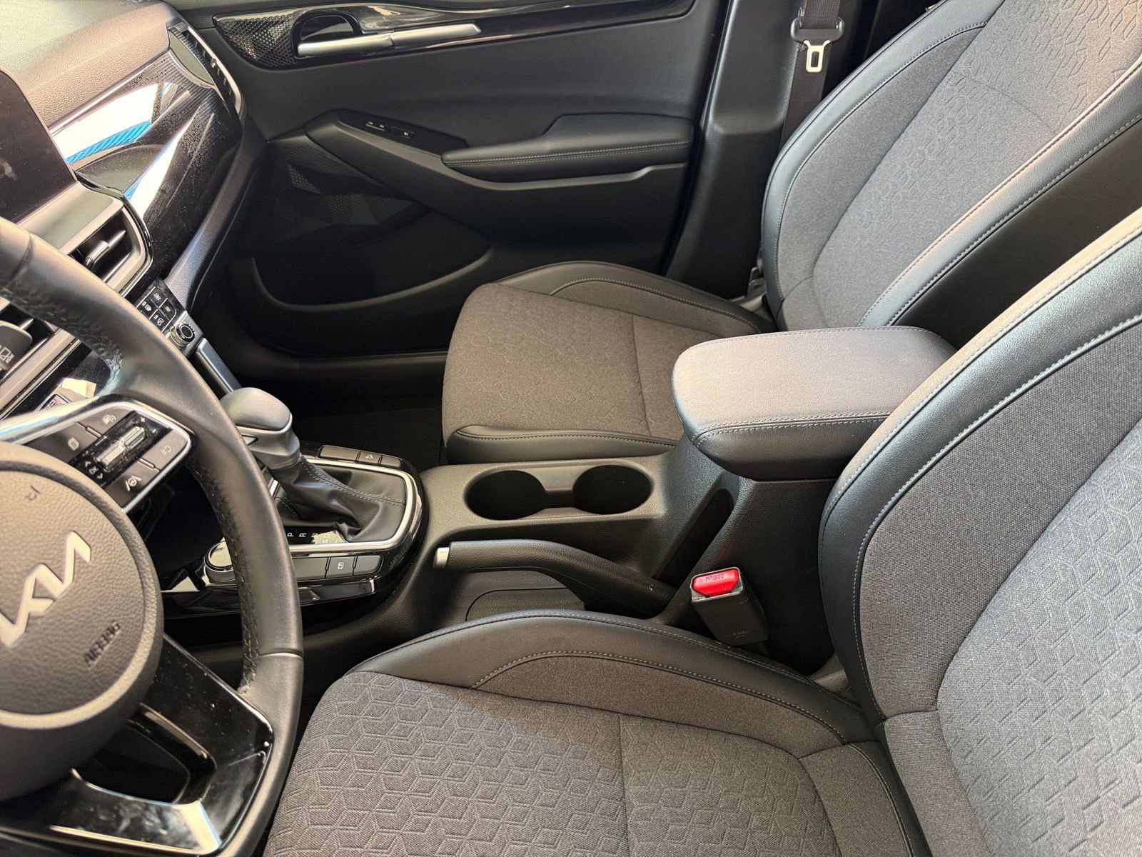 Used 2025 Kia Seltos S image 42