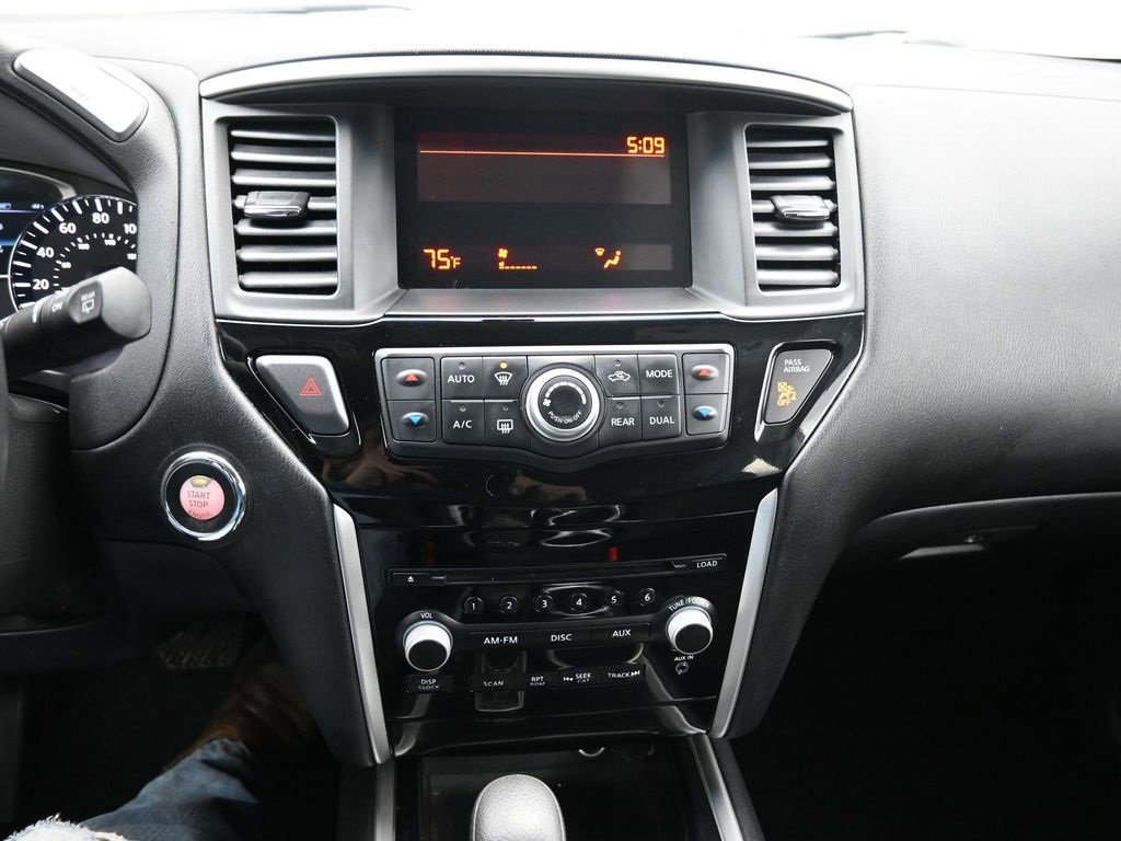 Used 2013 Nissan Pathfinder S image 16