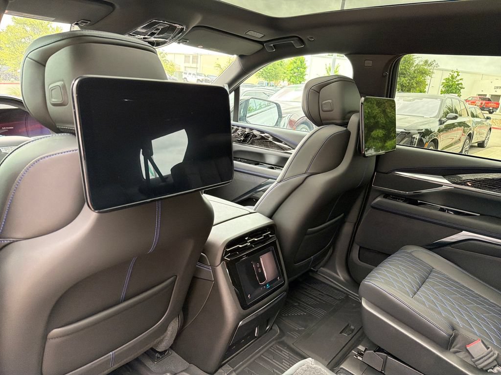 New 2026 Cadillac Escalade IQL Sport 1 w/ LPO, Floor Liner Package AWD/4WD image 35