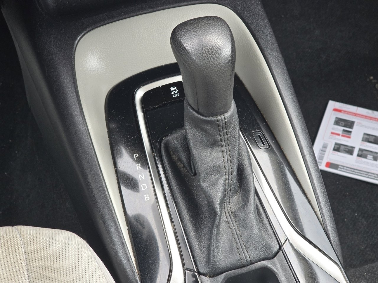 Used 2022 Toyota Corolla LE image 13