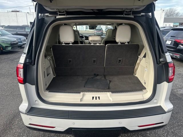 Used 2020 Lincoln Navigator Reserve w/ Luxury Package image 20