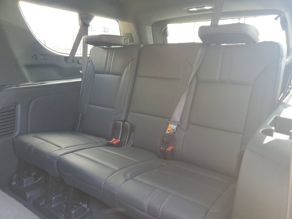 Used 2025 Chevrolet Suburban RST w/ Comfort Package AWD/4WD image 16