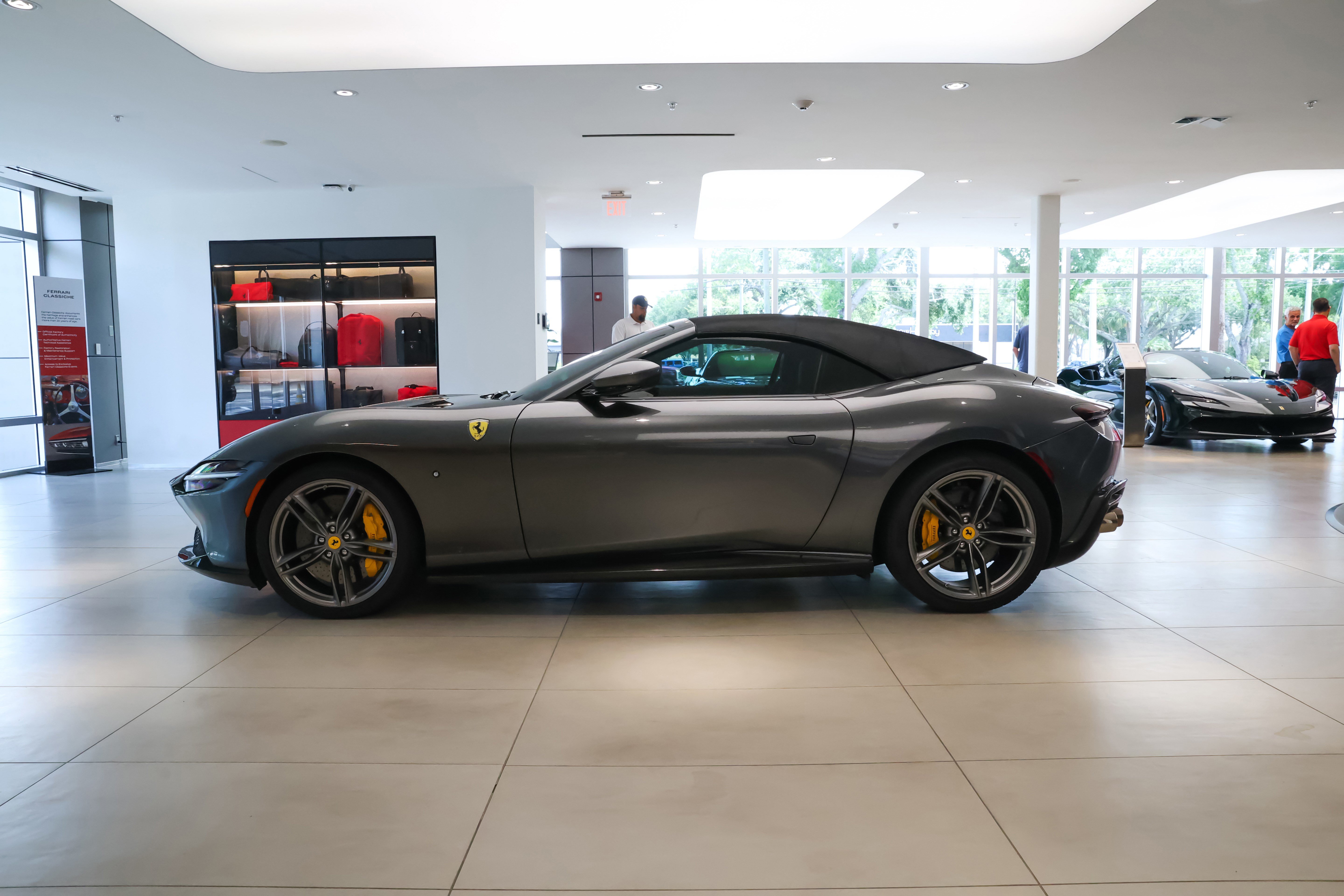 Used 2025 Ferrari Roma Spider RWD image 23