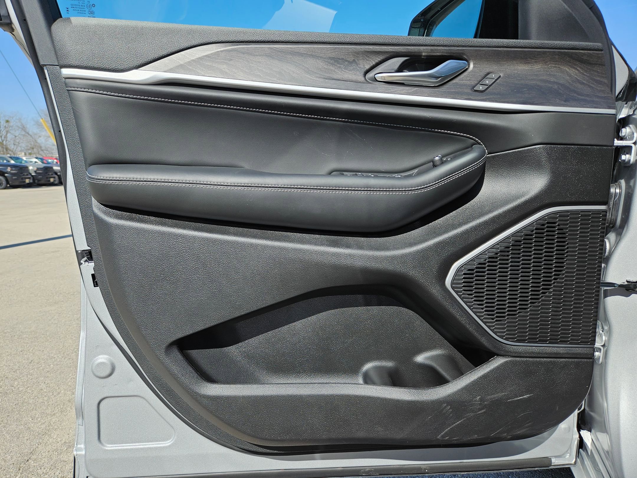 New 2026 Jeep Grand Cherokee Limited Reserve image 11