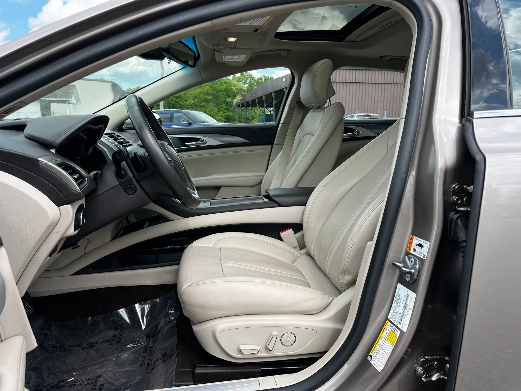 Used 2018 Lincoln MKZ Reserve w/ Luxury Package FWD image 9