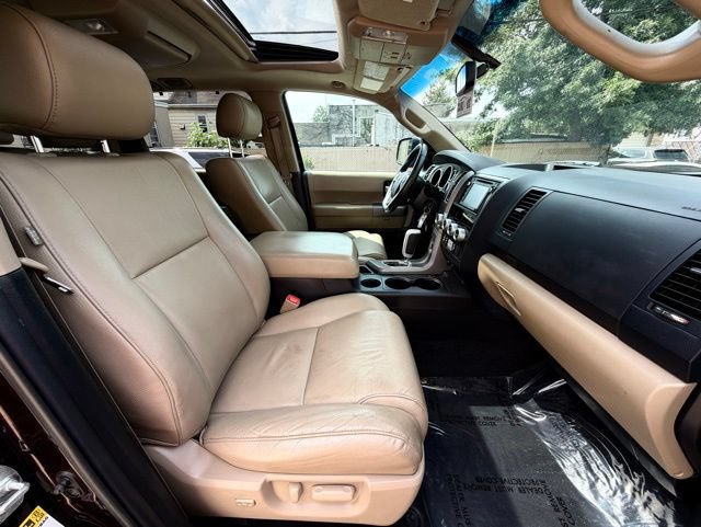 Used 2016 Toyota Sequoia Limited w/ Safety & Convenience Package AWD/4WD image 26