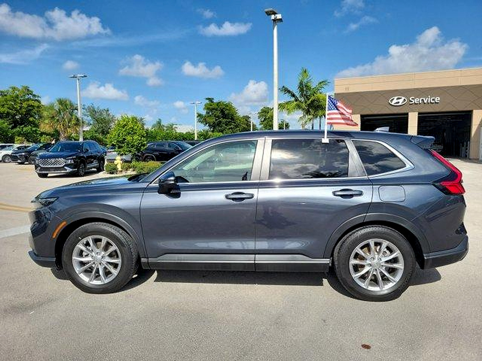 Used 2025 Honda CR-V EX image 8