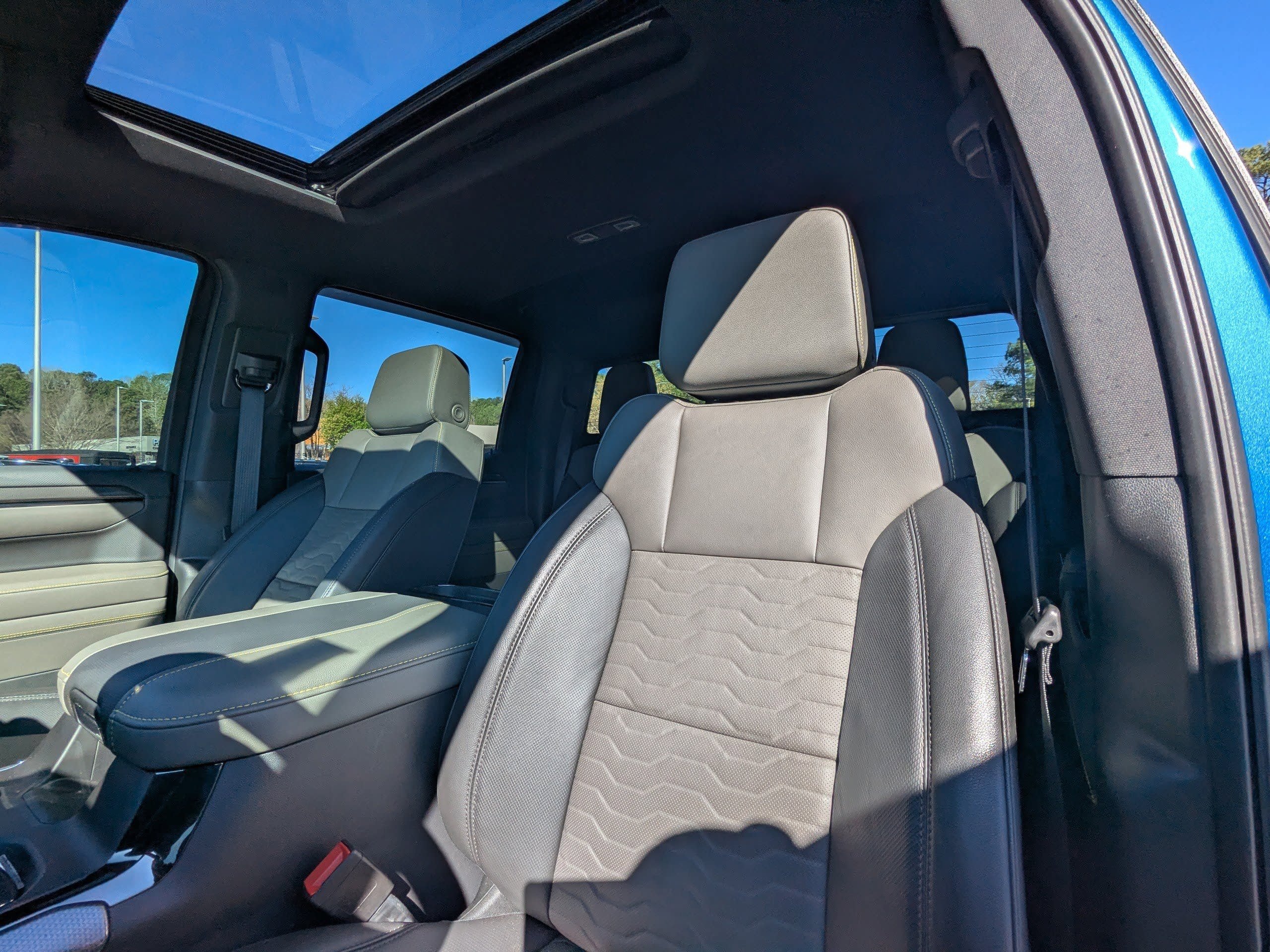 Used 2023 Chevrolet Silverado 1500 ZR2 AWD/4WD image 9