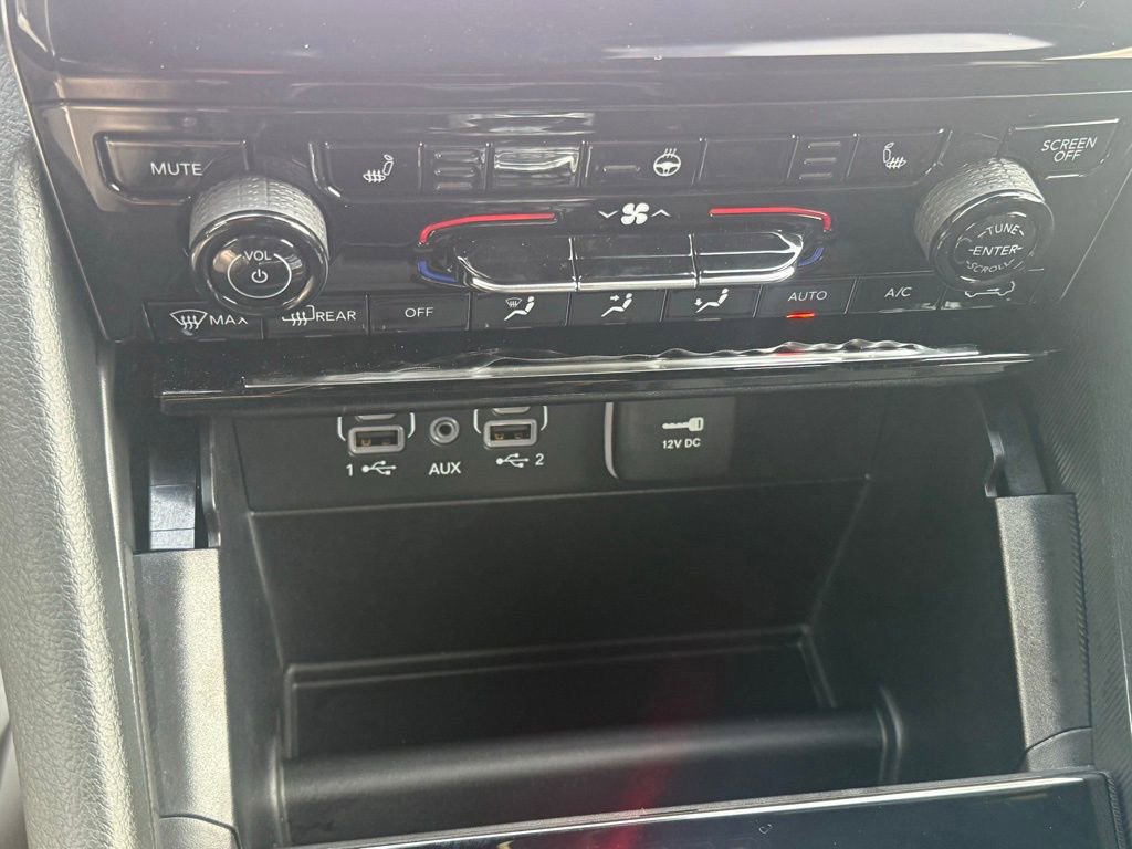 Certified 2025 Jeep Grand Cherokee Limited w/ Black Appearance Package image 17