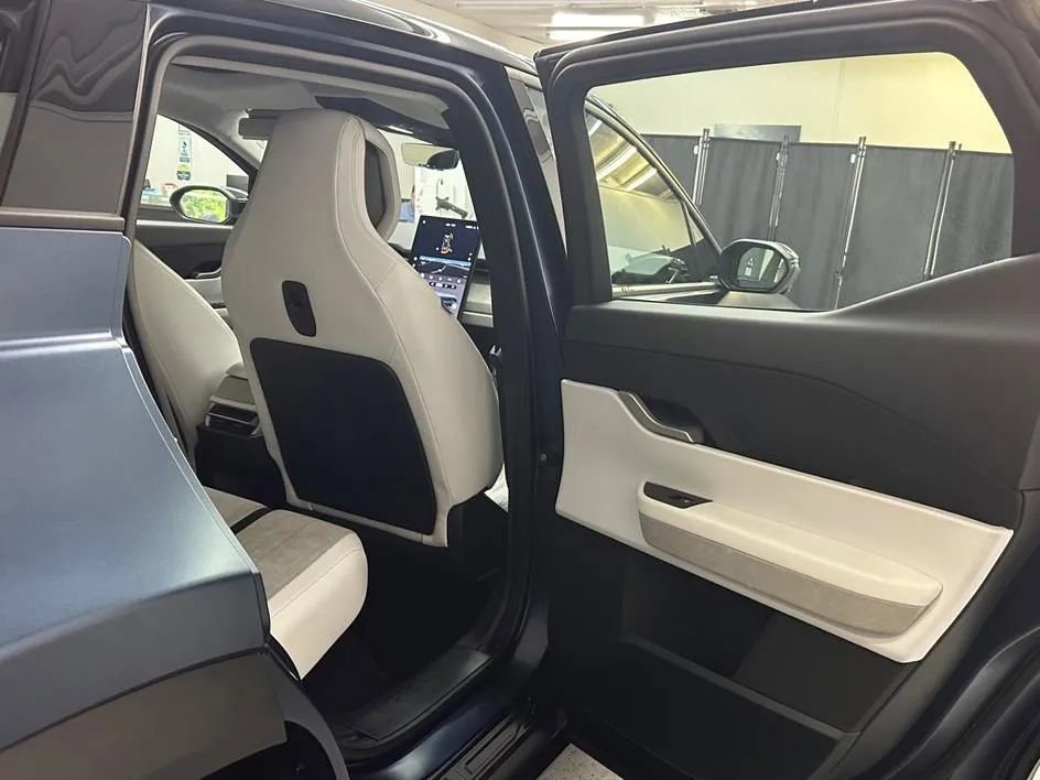 Used 2023 Fisker Ocean One AWD/4WD image 19