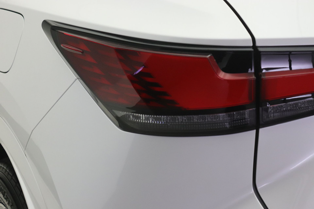 Used 2024 Lexus RX 350 FWD w/ Technology Package image 18