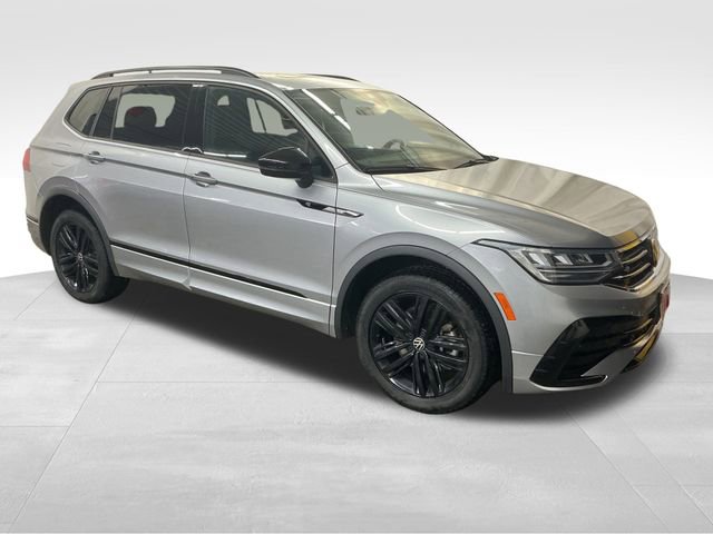 Used 2022 Volkswagen Tiguan SE R-Line image 18